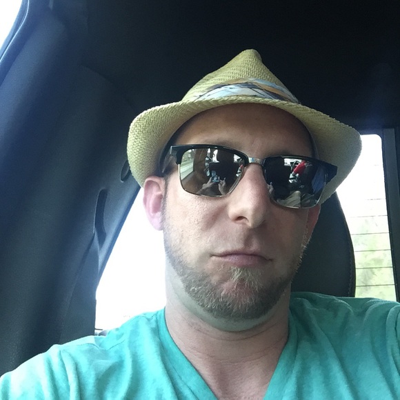 Meet your Posher, Dougals - Picture 1 of 1